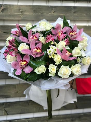 Букет цветов из: Розы и Хризантемы в Троицкой Республики Ингушетия