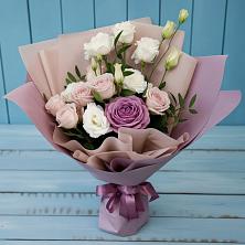 Букет цветов из:  Розы и Лизиантусы в Троицкой Республики Ингушетия