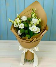 Букет цветов из:  Хризантемы и Лизиантусы в Троицкой Республики Ингушетия