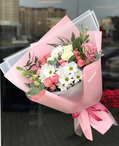 Букет цветов из: Розы, Лизиантусы и Хризантемы в Троицкой Республики Ингушетия